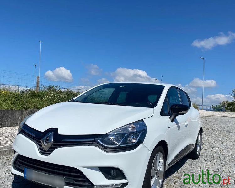2016' Renault Clio 0.9 Tce Limited photo #2