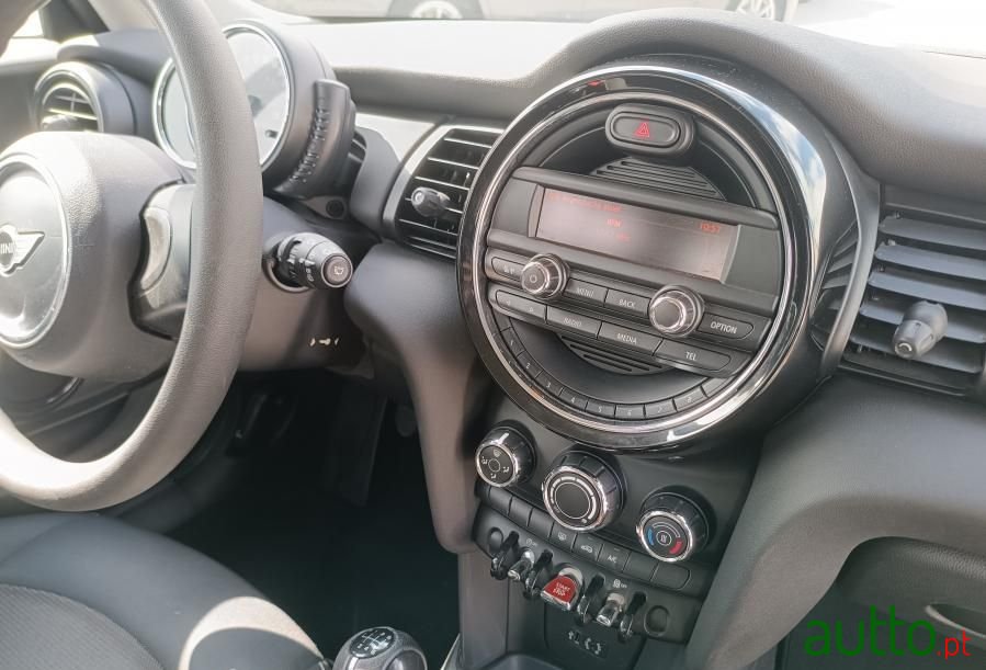 2015' MINI One D 3 Portas photo #6