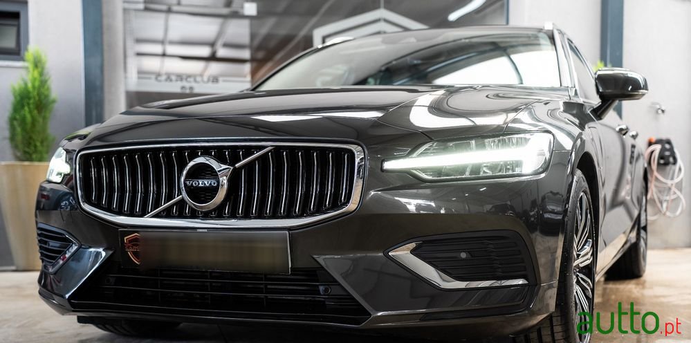 2020' Volvo V60 photo #4