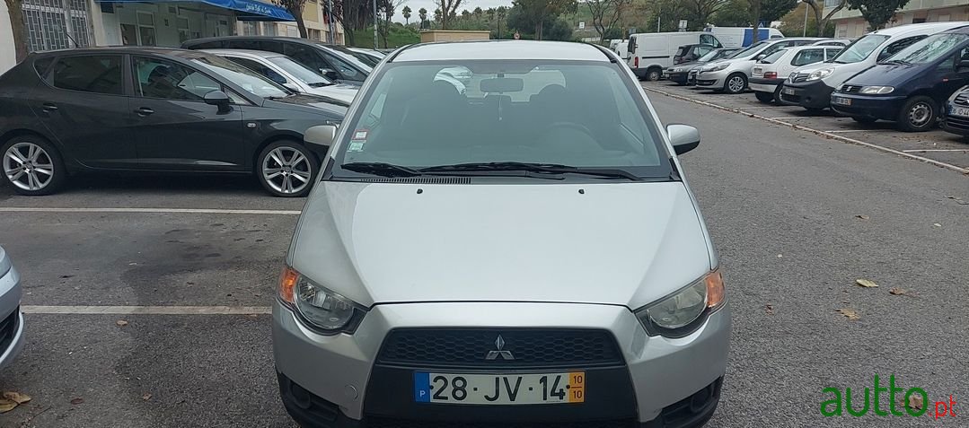 2010' Mitsubishi Colt photo #2