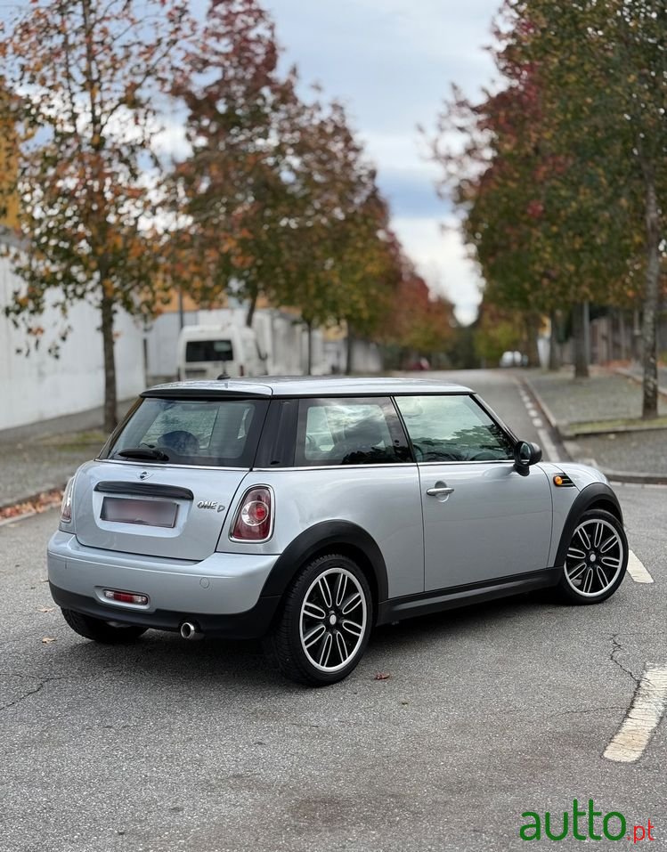 2011' MINI One D photo #4