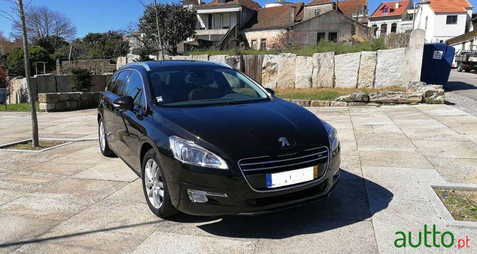 2011' Peugeot 508 Sw photo #2