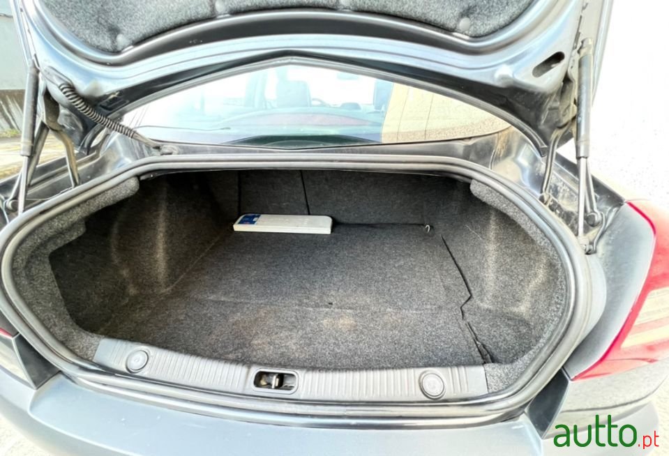 2007' Renault Megane photo #4