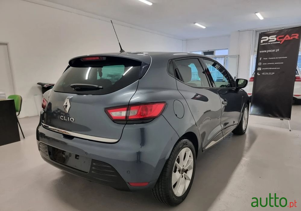 2018' Renault Clio 0.9 Tce Limited Edition photo #6