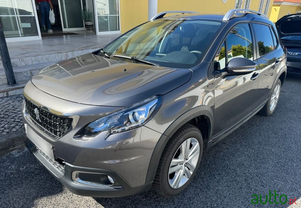 2019' Peugeot 2008 1.2 Puretech Signature photo #2