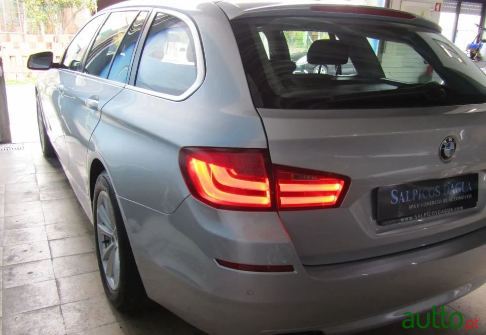 2012' BMW 520 photo #5