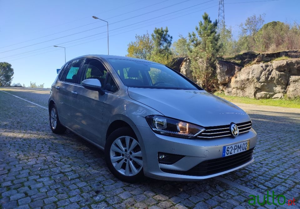 2015' Volkswagen Golf Sportsvan photo #2