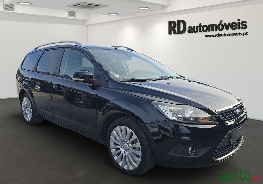 2010' Ford Focus Sw photo #2