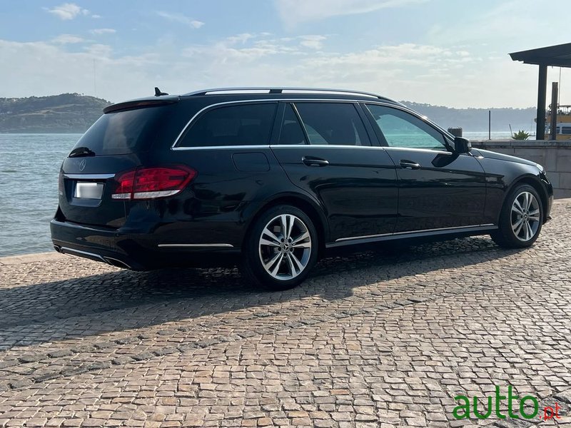 2016' Mercedes-Benz Classe E D Avantgarde+ photo #5