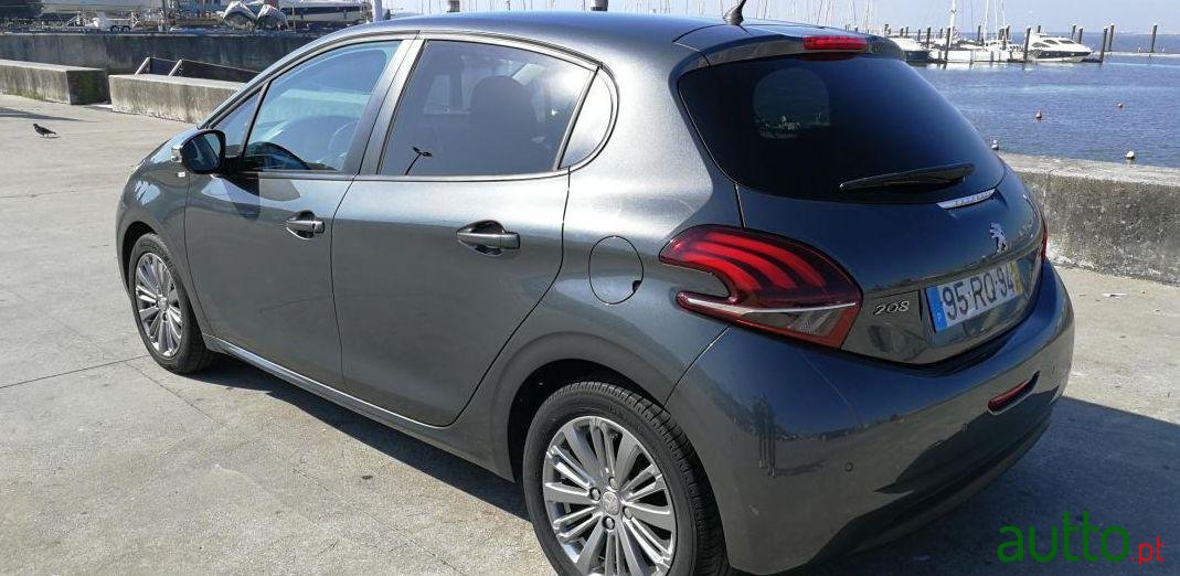 2016' Peugeot 208 Style Blue Hdi photo #1