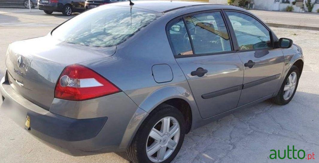 2004' Renault Megane photo #2
