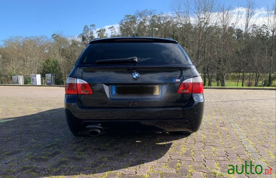 2008' BMW 520 photo #2