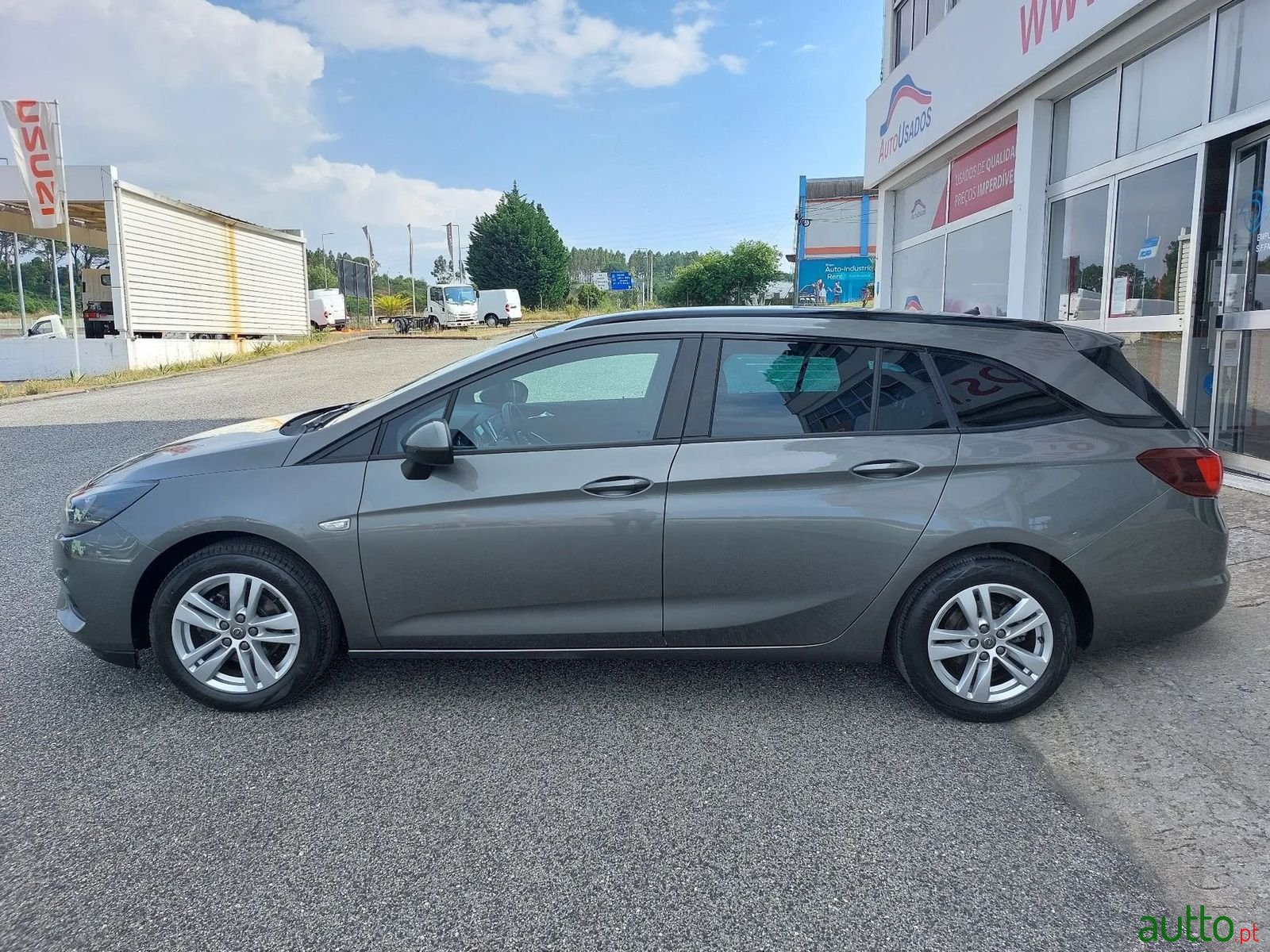 2020' Opel Astra Sports Tourer photo #5