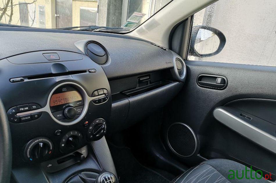 2008' Mazda 2 photo #2
