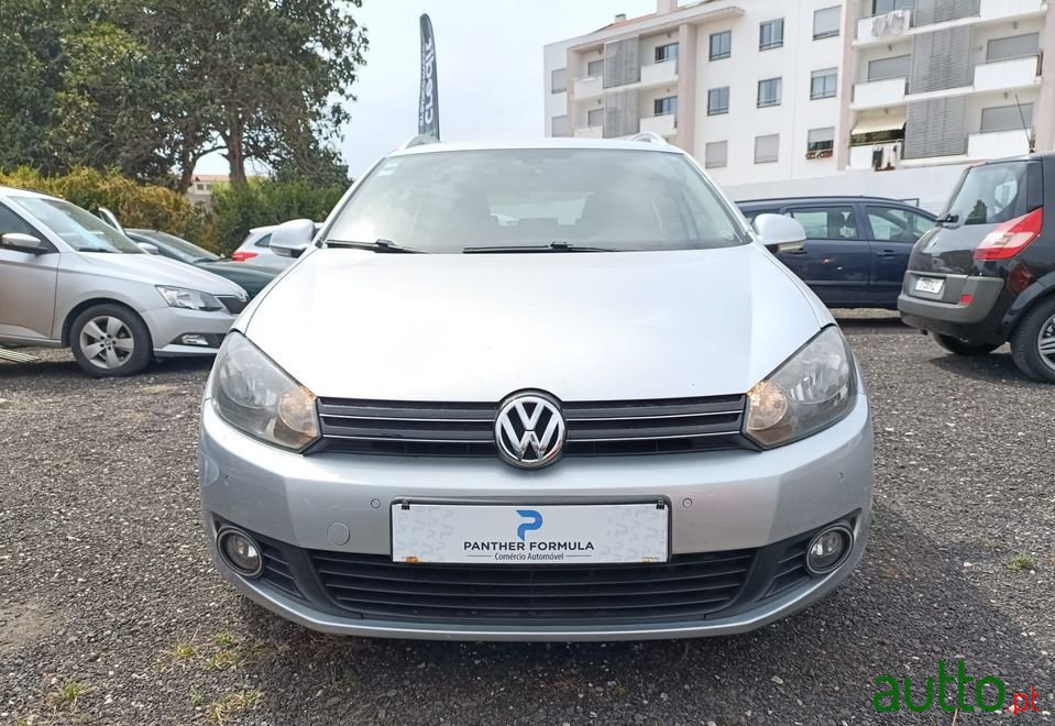 2010' Volkswagen Golf Variant photo #3