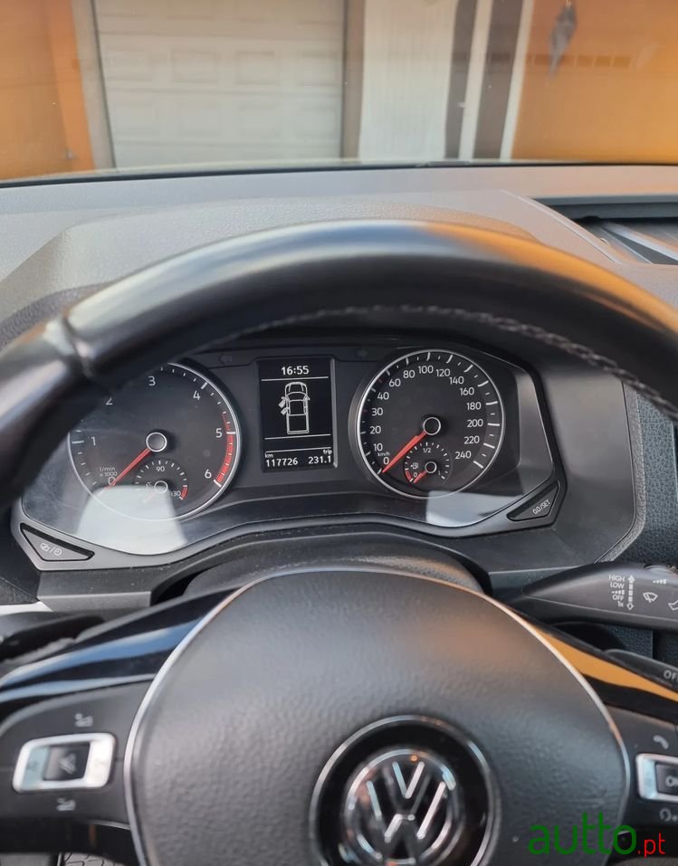 2019' Volkswagen Amarok photo #5