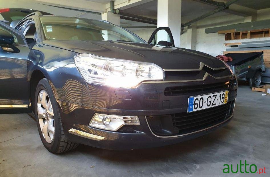 2008' Citroen C5 Tourer photo #1