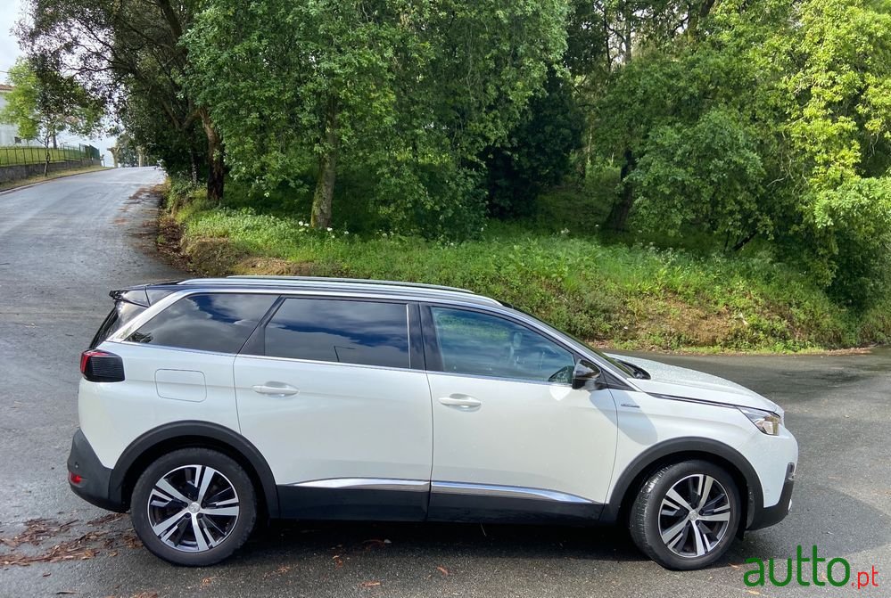2019' Peugeot 5008 photo #3