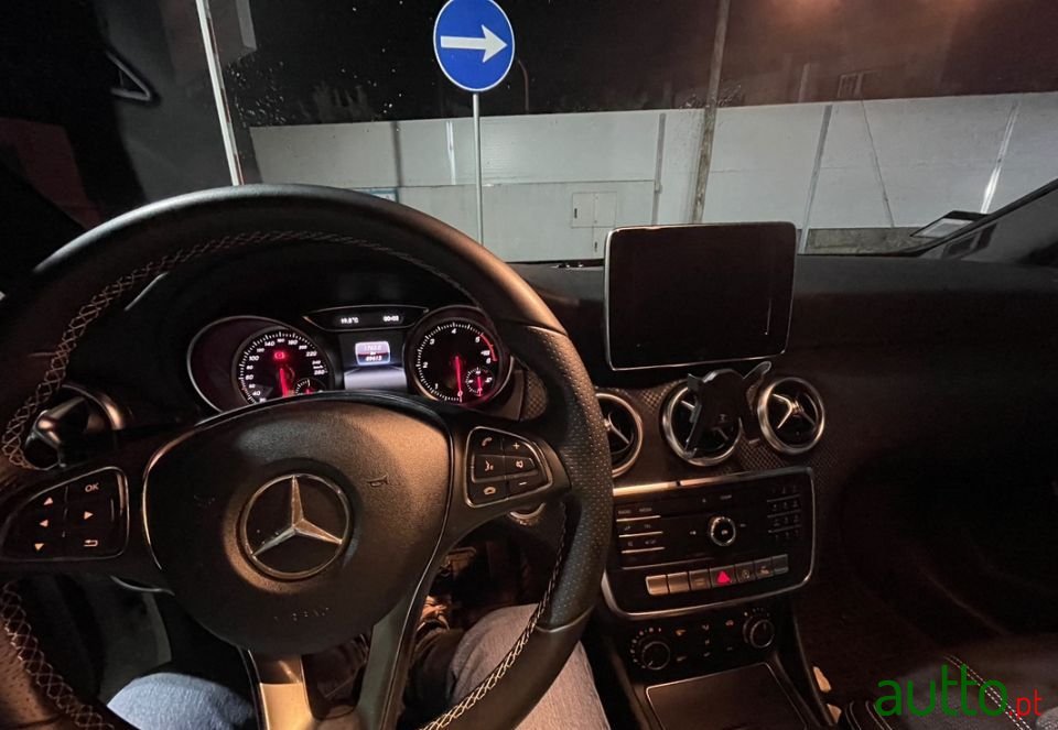 2017' Mercedes-Benz A-180 photo #5