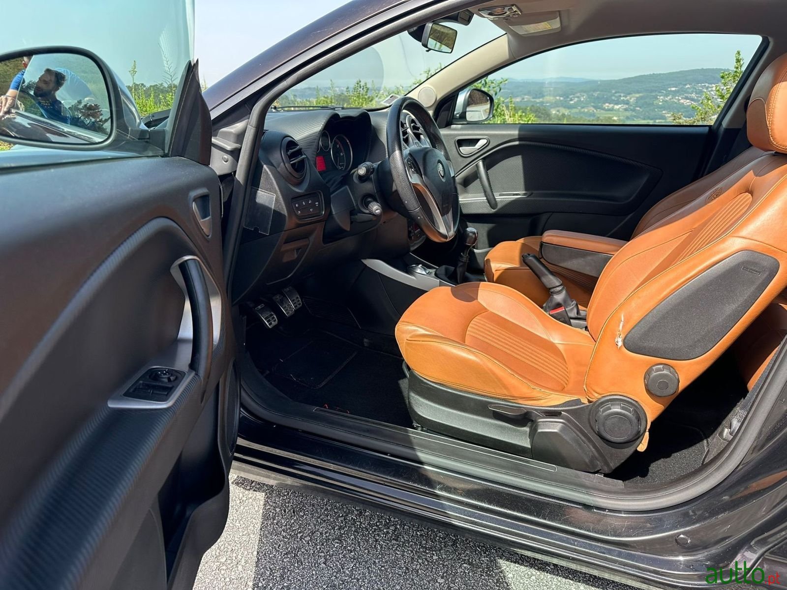 2011' Alfa Romeo MiTo photo #5