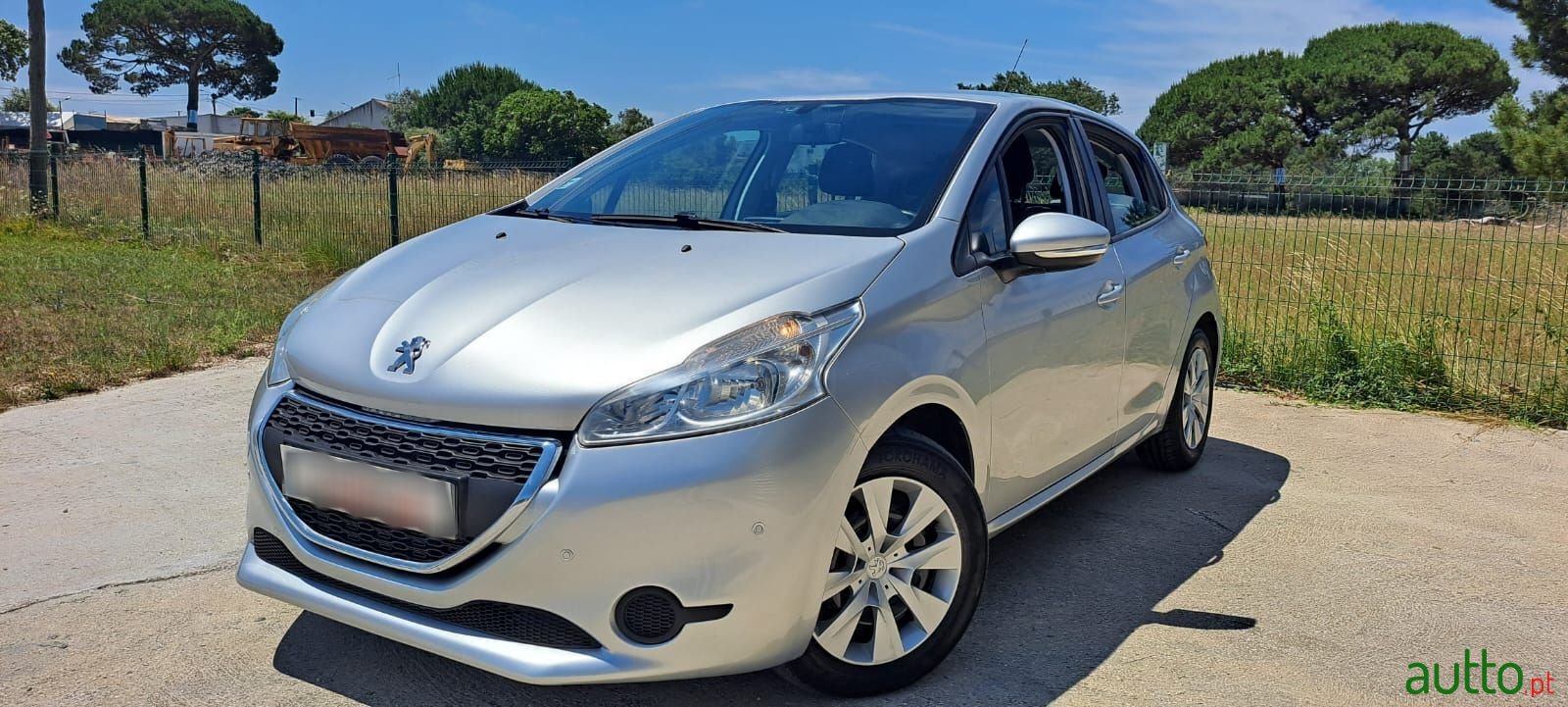 2013' Peugeot 208 photo #2