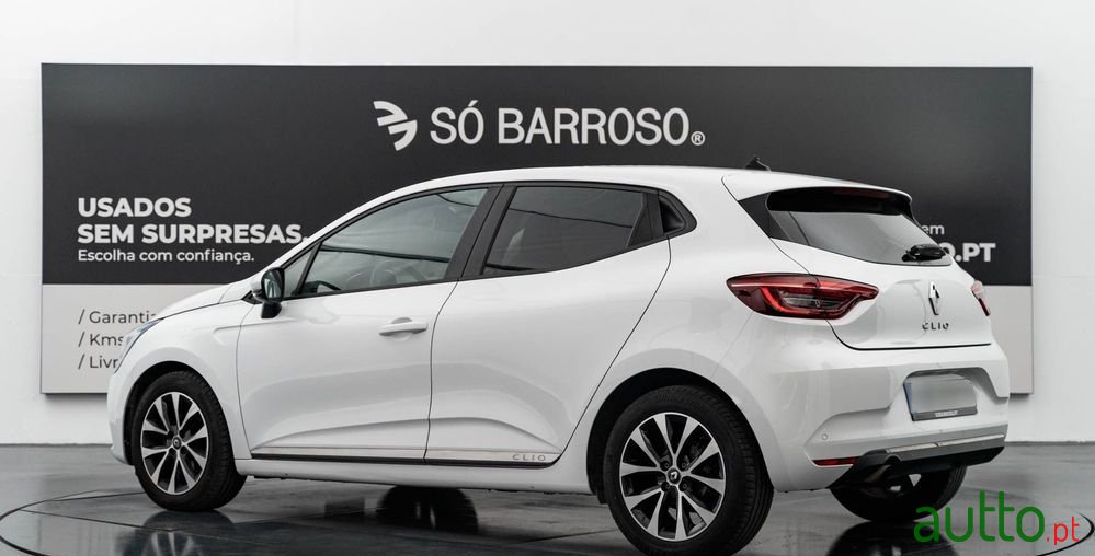 2021' Renault Clio photo #3
