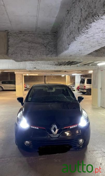 2013' Renault Clio photo #2