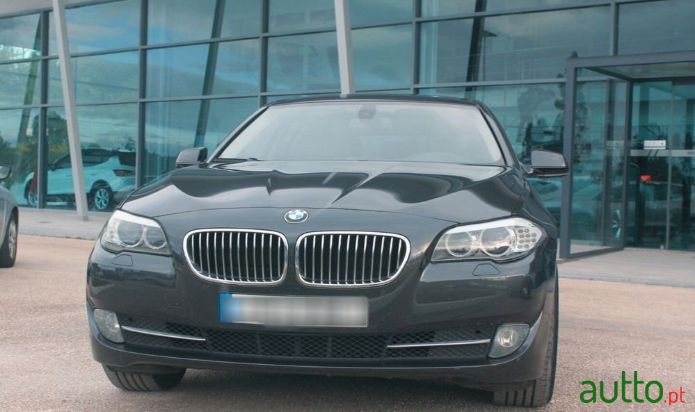 2011' BMW Série 5 photo #2