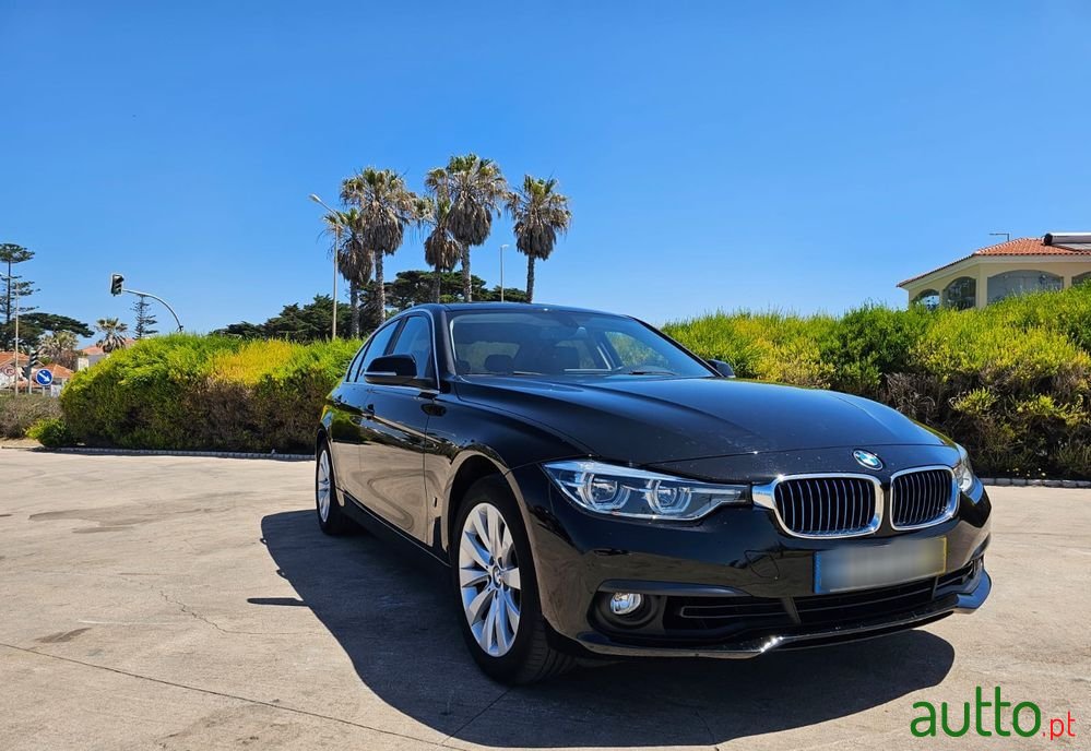 2017' BMW 330 photo #2