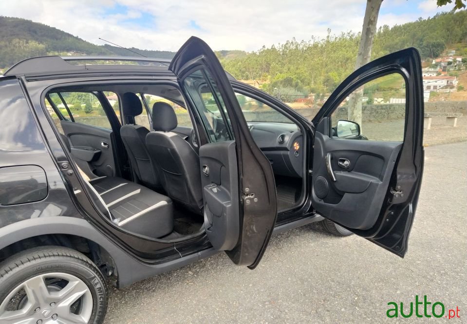 2017' Dacia Sandero Stepway photo #6