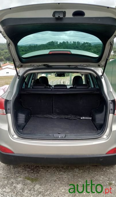 2011' Hyundai ix35 photo #3