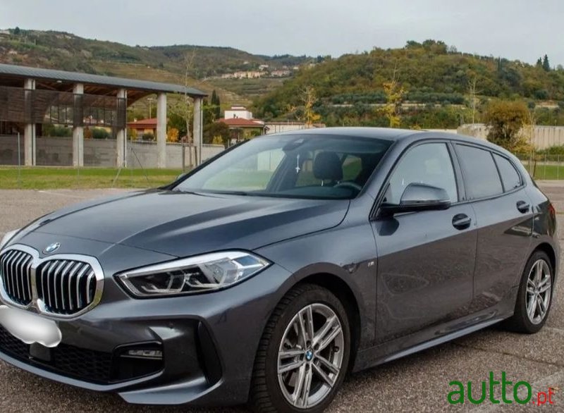 2022' BMW 116 D Pack M Auto photo #1