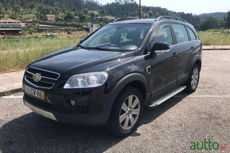 2007' Chevrolet Captiva 4X4 photo #2