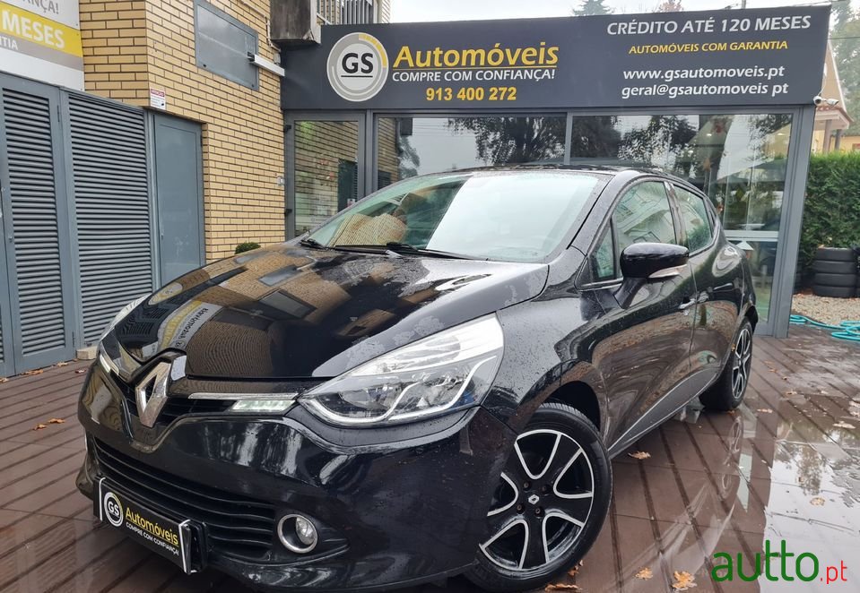 2014' Renault Clio photo #1