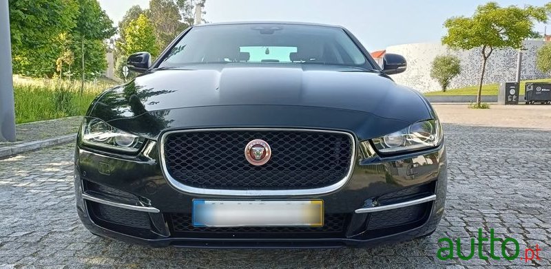 2017' Jaguar XE photo #3
