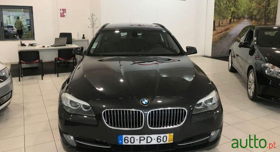 2011' BMW 520 D photo #3