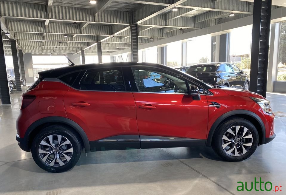 2021' Renault Captur photo #5