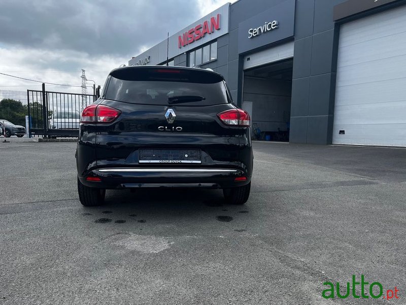 2019' Renault Clio Sport Tourer photo #5