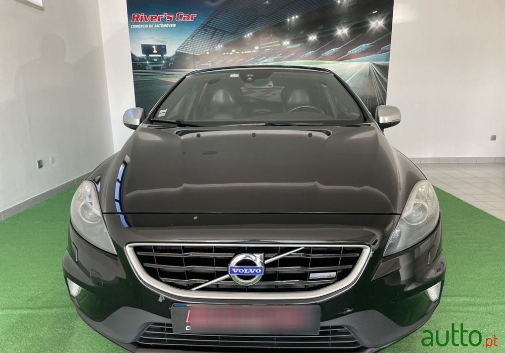 2013' Volvo V40 photo #2