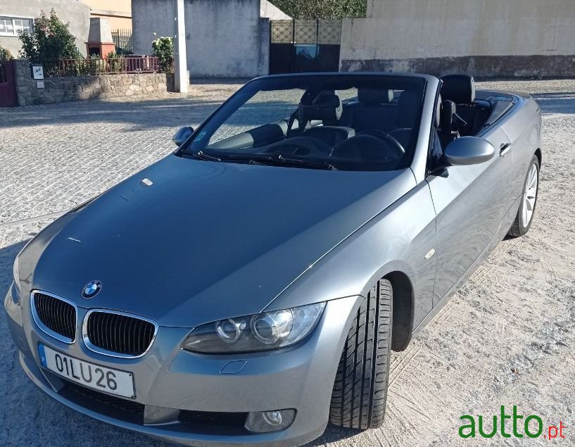 2009' BMW 320 photo #3