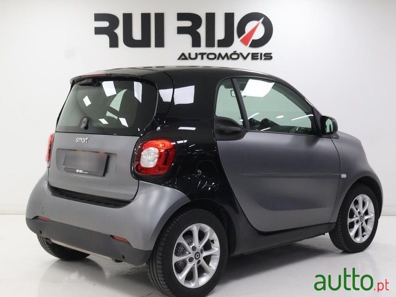 2019' Smart Fortwo 1.0 Passion 71 photo #2