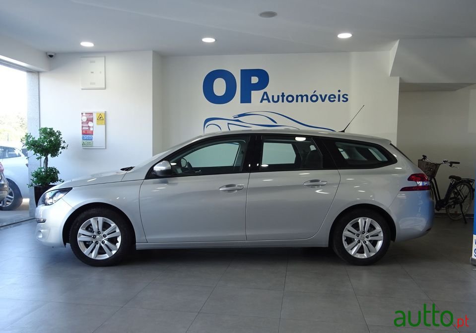 2016' Peugeot 308 Sw photo #2