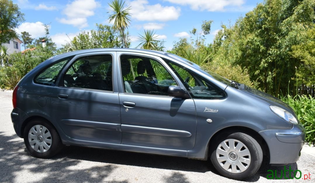 2008' Citroen Xsara Picasso photo #2