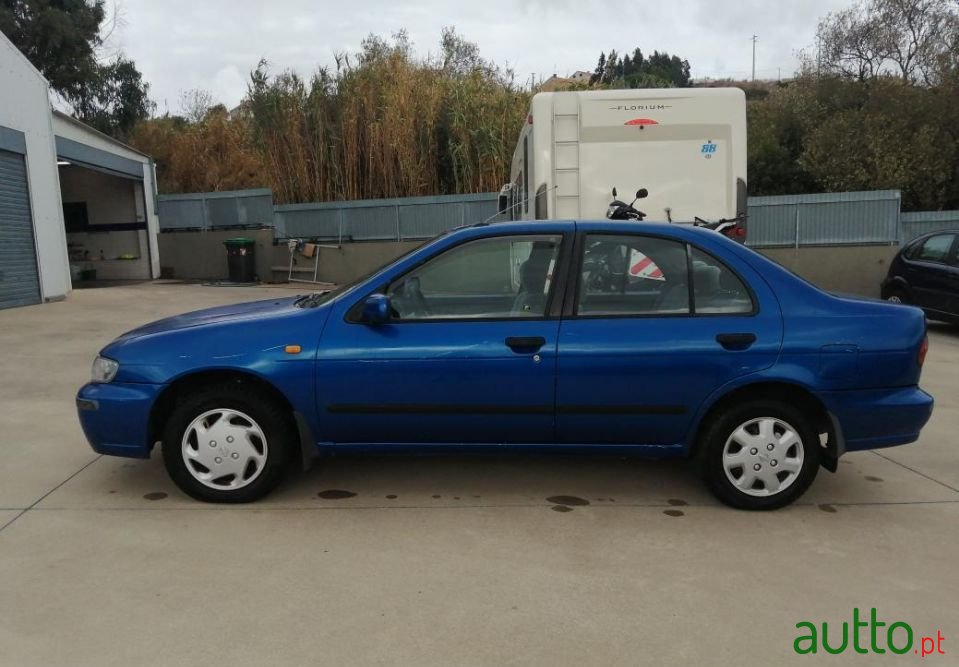 1999' Nissan Almera photo #1