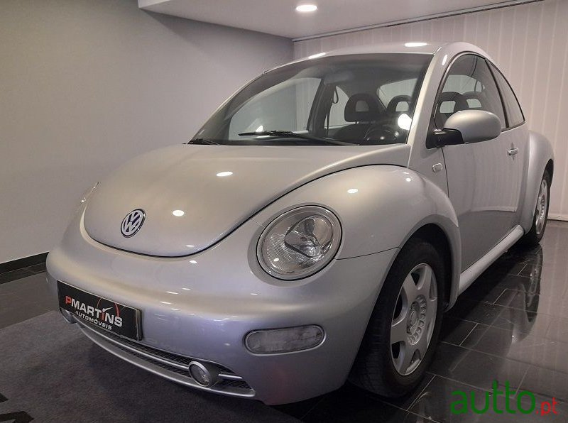 2002' Volkswagen New Beetle photo #1
