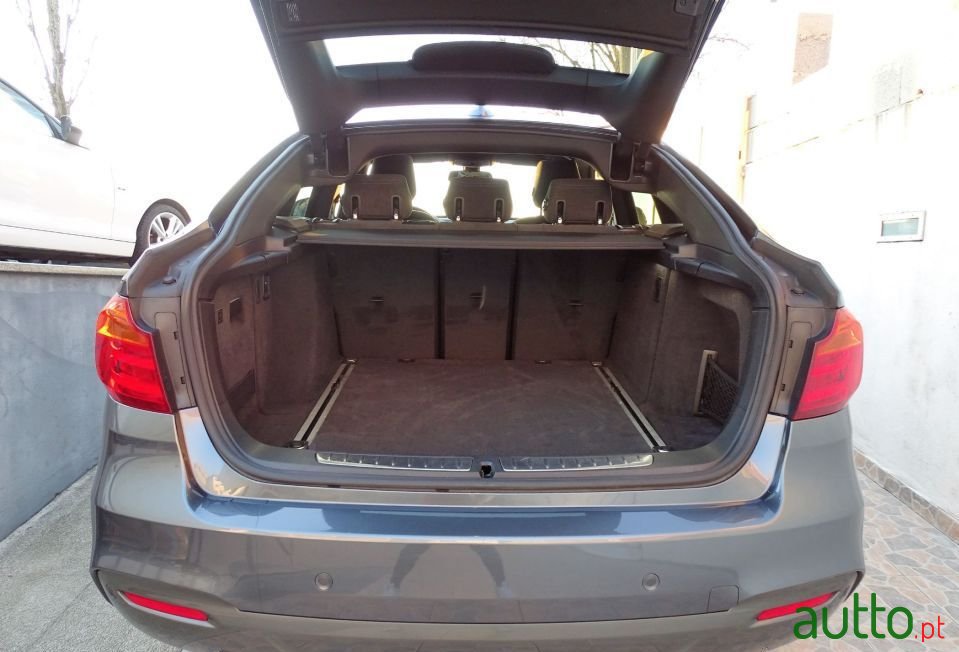 2014' BMW 320 Gran Turismo photo #4