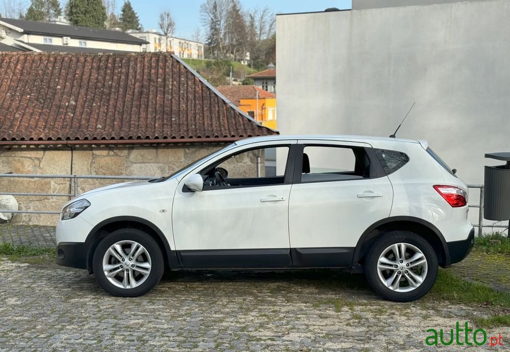 2012' Nissan Qashqai photo #2