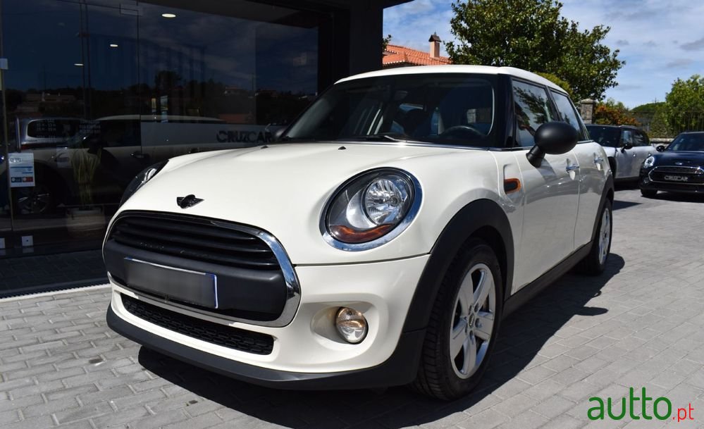 2015' MINI One D photo #1