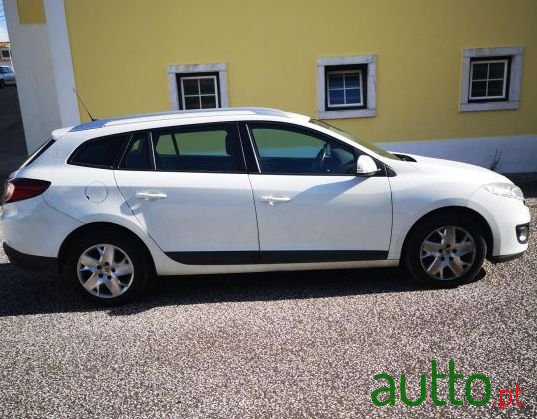 2013' Renault Megane Break photo #1