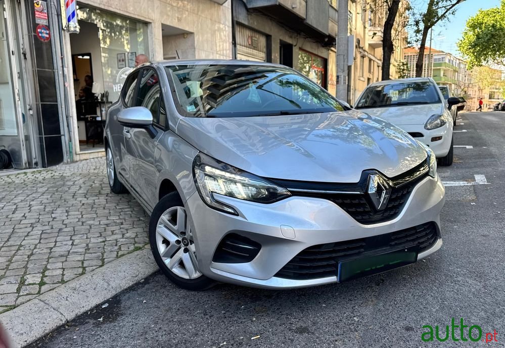 2020' Renault Clio photo #2